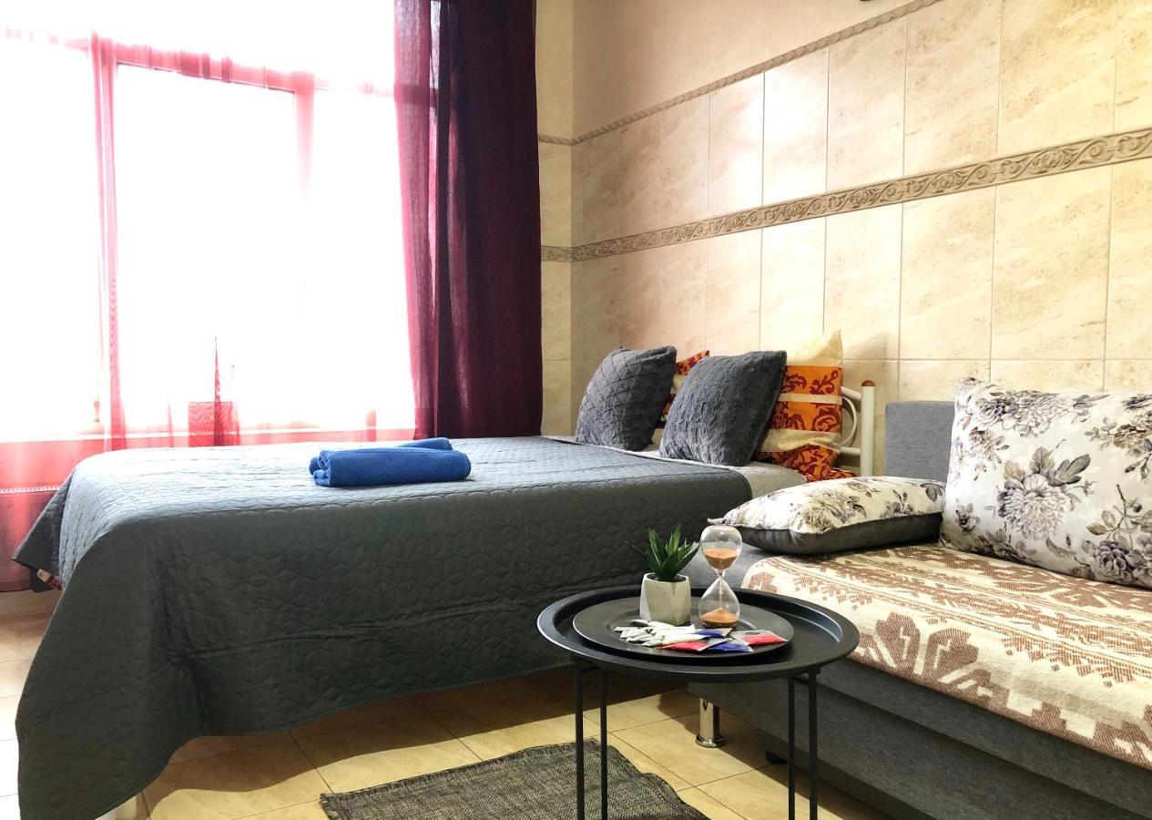 Modern Aparthotel Near Metro Pecherska Kyiv Exterior foto